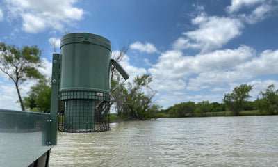 Mounted Fish Feeder